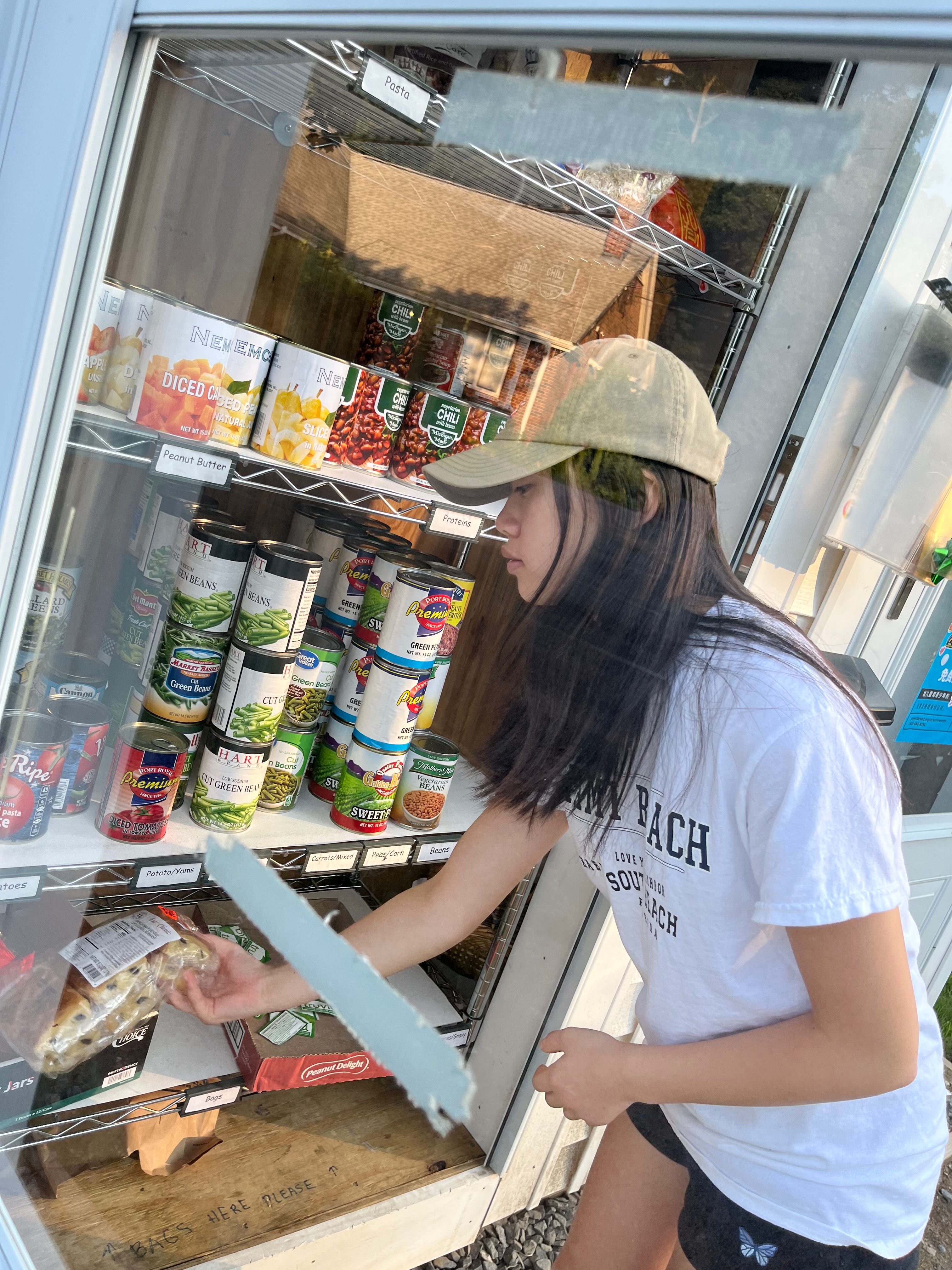 Ballard Vale Community Pantry & Fridge logo